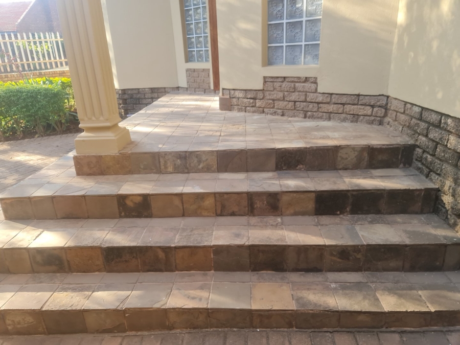 3 Bedroom Property for Sale in Safari Gardens North West